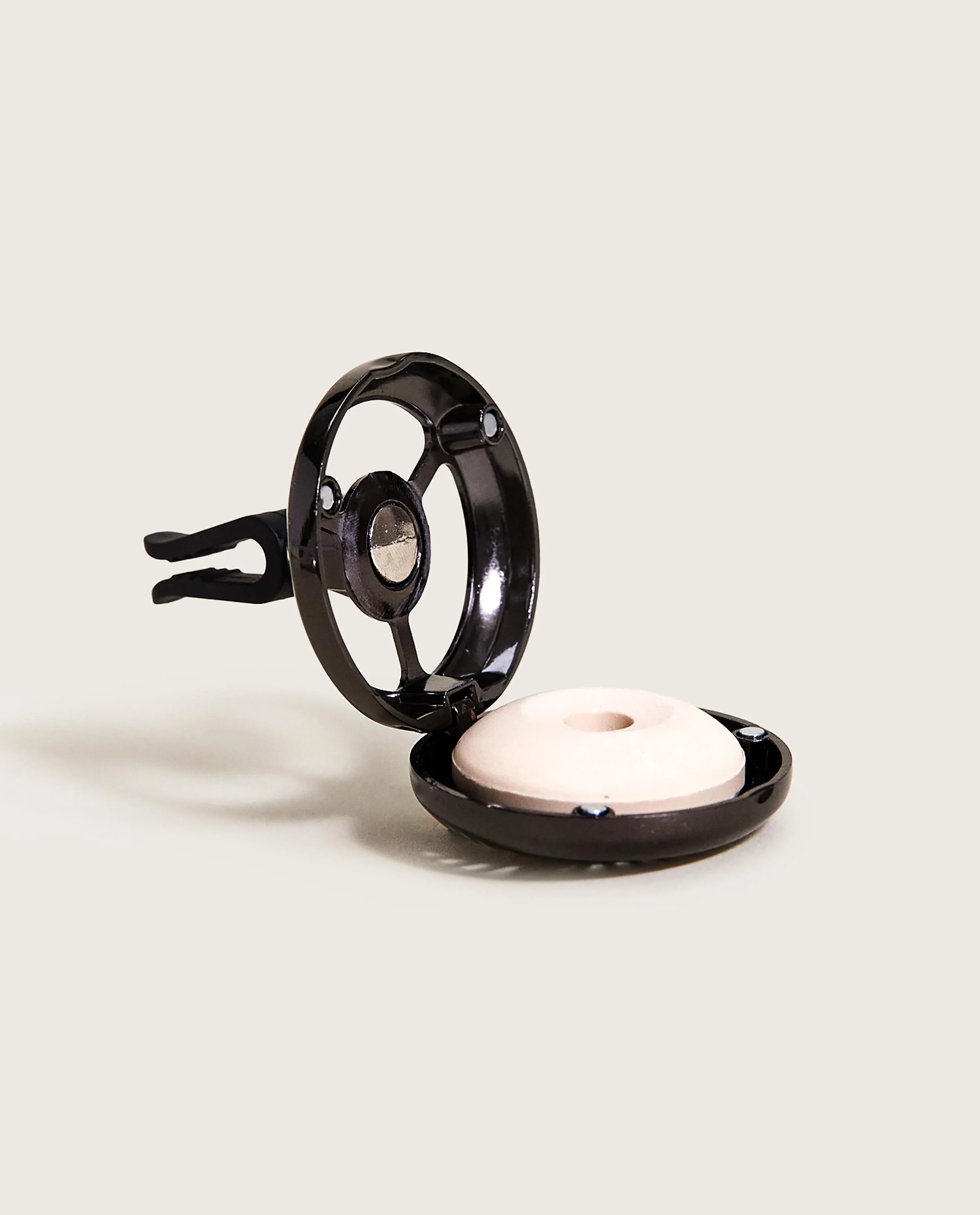 Carwheel Car Diffuser Kit with Liliflora - Image 3