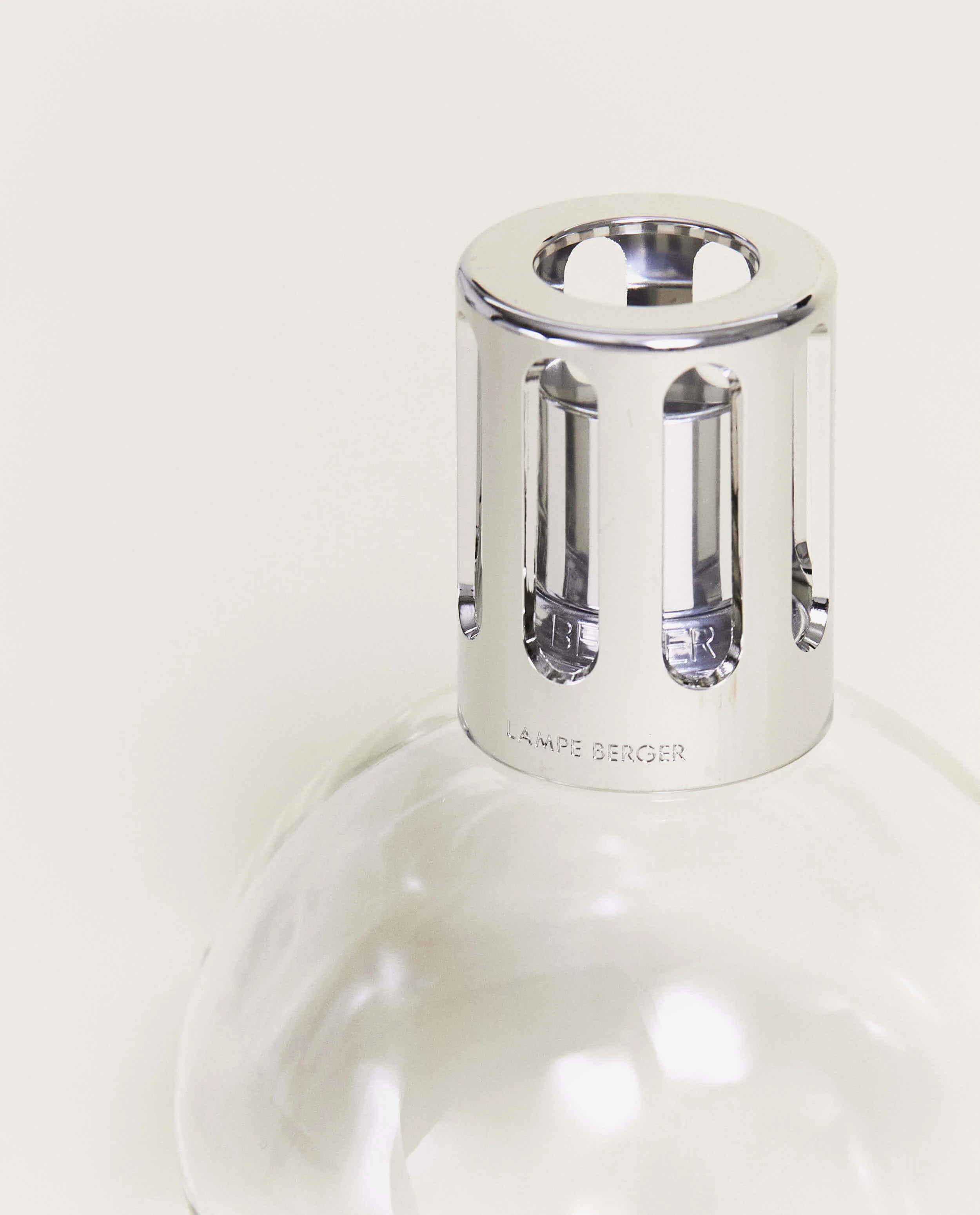 Essential Round Lamp Ritual Starter Kit with Air Pur So Neutral + Ocean Breeze - Image 3