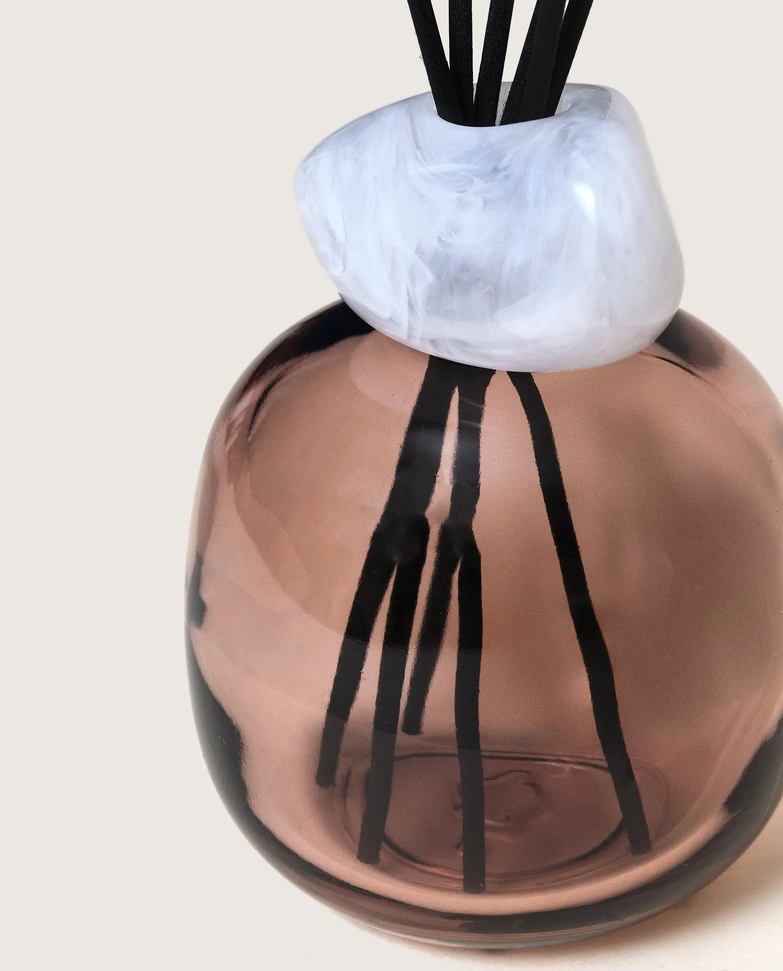 Mineral Burnt Sienna/White Reed Diffuser Gift Set with Lady Flower - Image 5